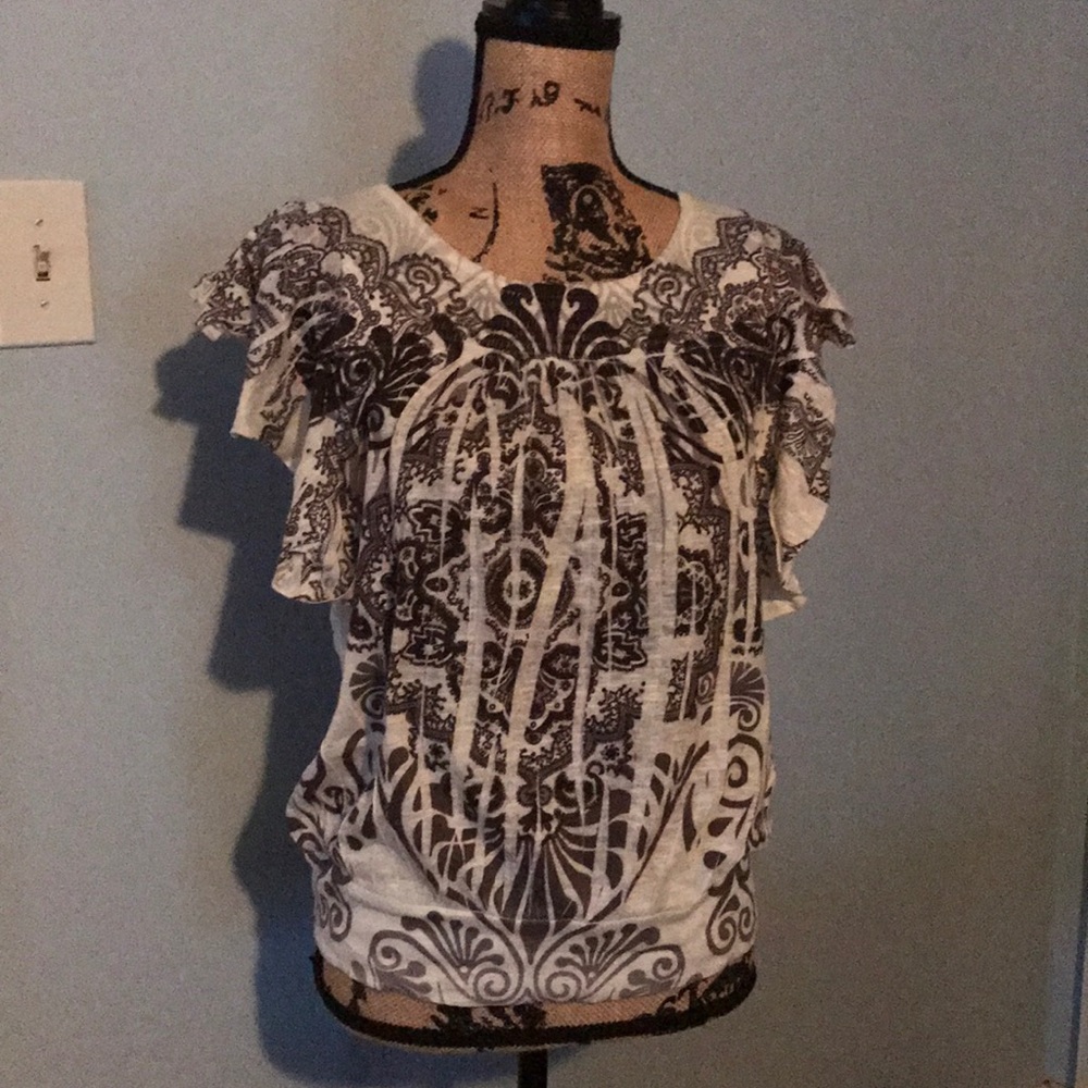 Ruffle shoulder top
